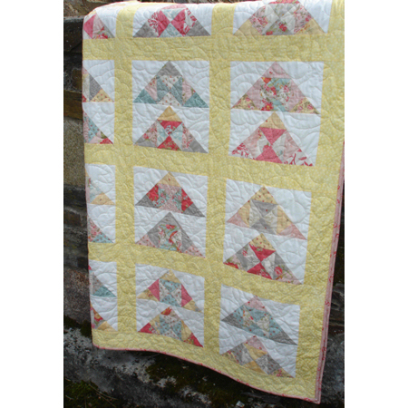 Pyramid Triangles Quilt Kit